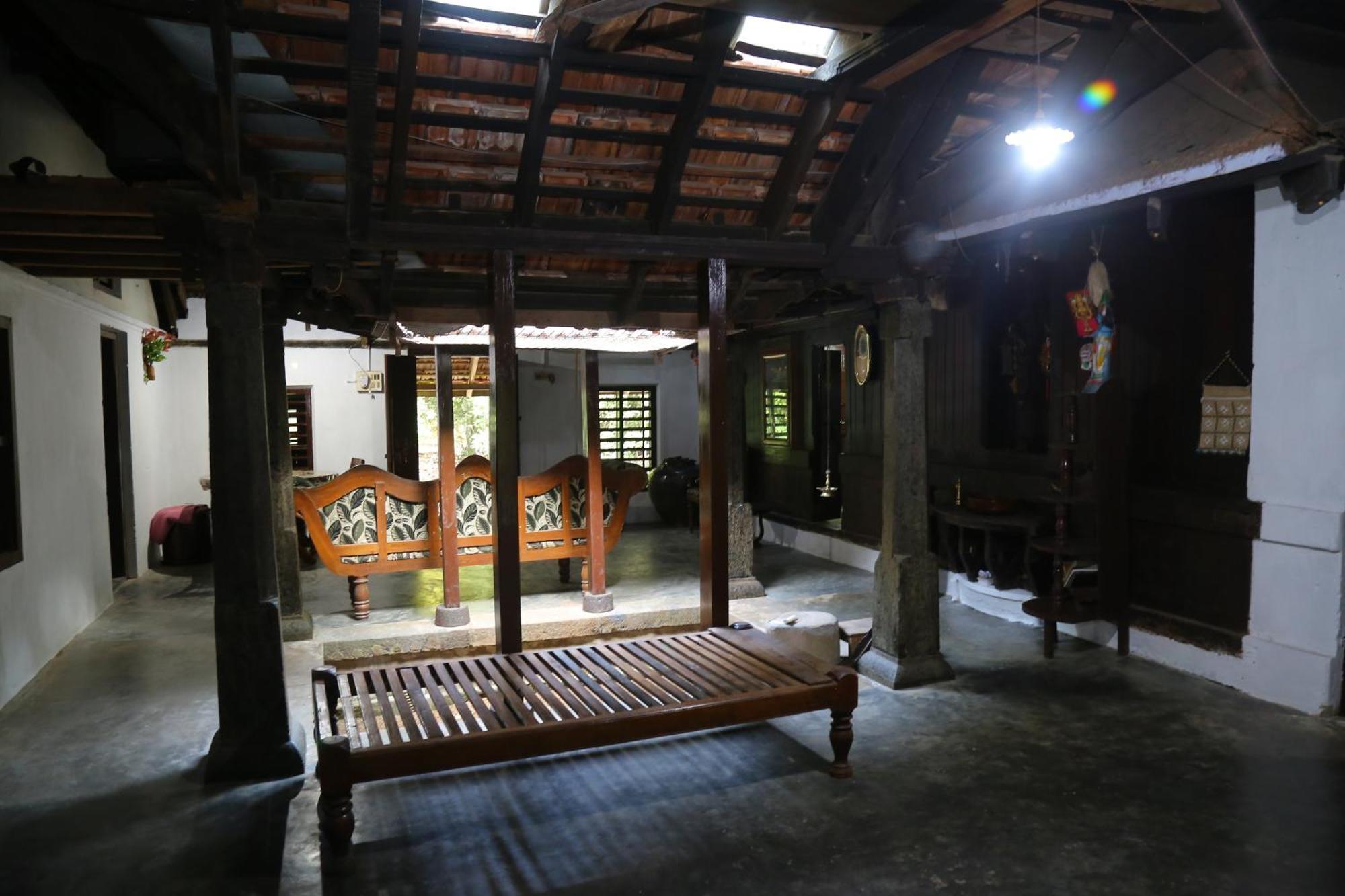 The Mana-Heritage Stay - Chengazhimattam Mana コッタヤム エクステリア 写真